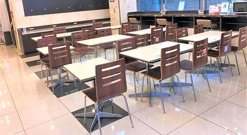 Toyoko Inn Tokyo Shinjuku-gyoemmae-eki 3-ban Deguchi