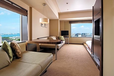 【Short Stay Check In 17:00-Check Out 12:00】Corner Family Room with Bay View - Non-Smoking