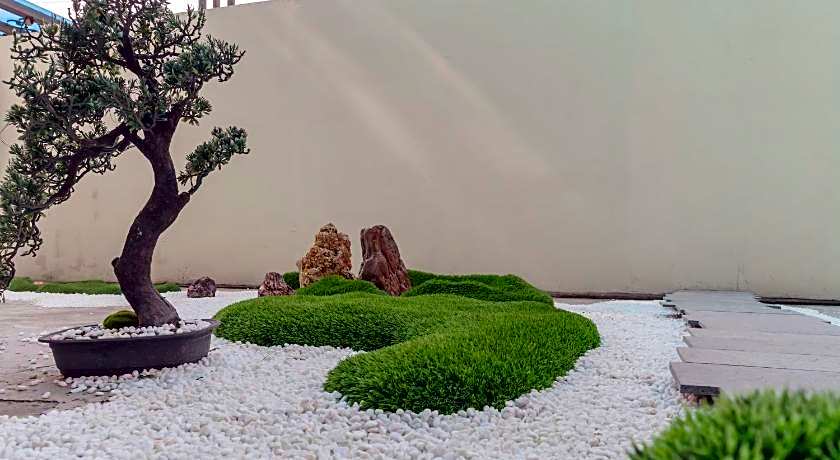 RedDoorz Plus @ Pondok Labu