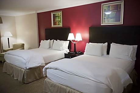 Queen Standard Room