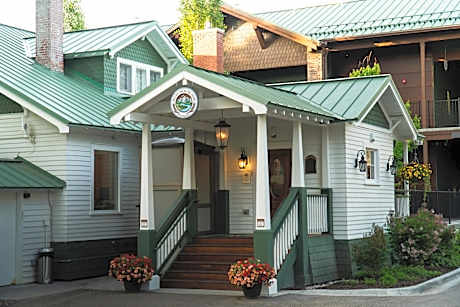 Huff House Inn and Cabins