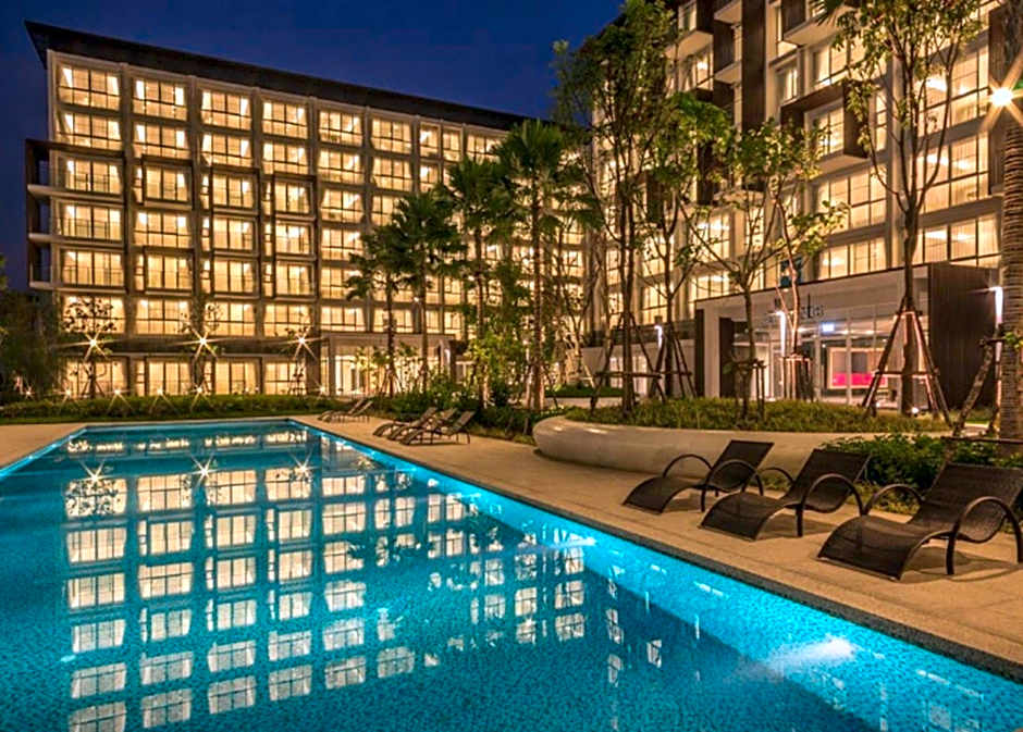 The Idle Hotel and Residence