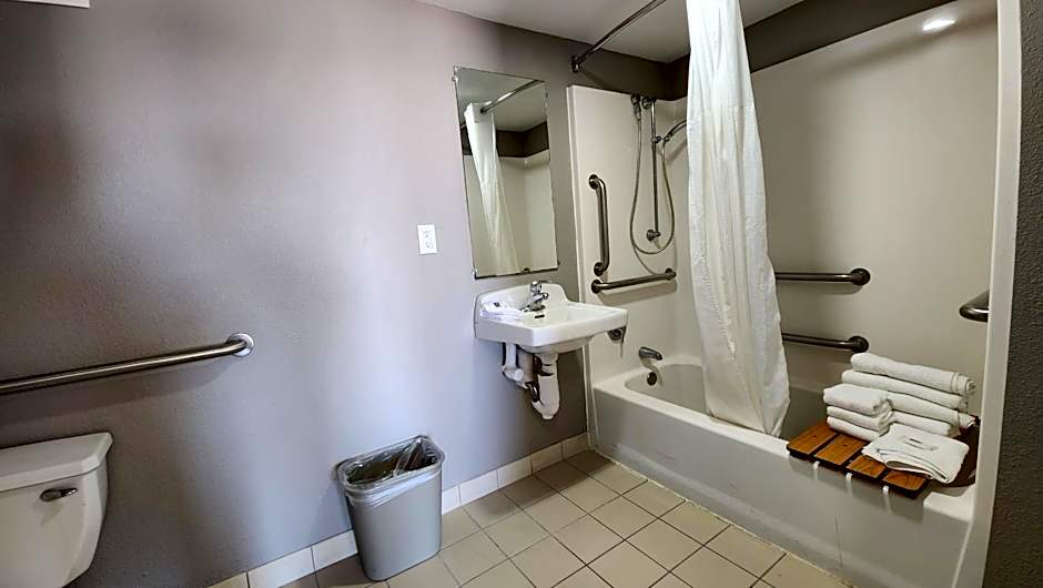 Studio 6 Webster TX Houston NASA Lake