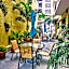 El Canario by the Lagoon