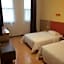 7 Days Inn Yongcheng Central Station