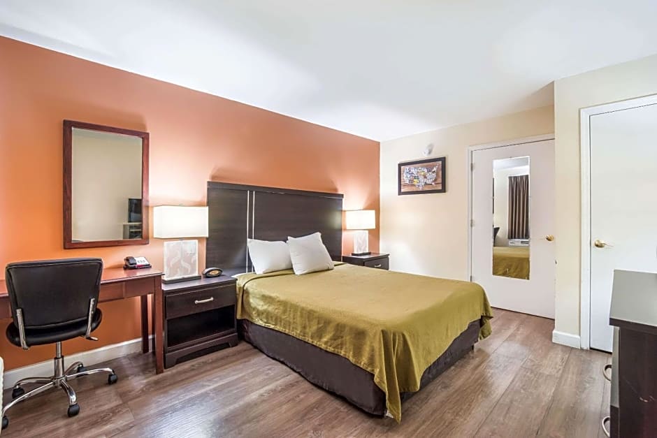 Econo Lodge Santee