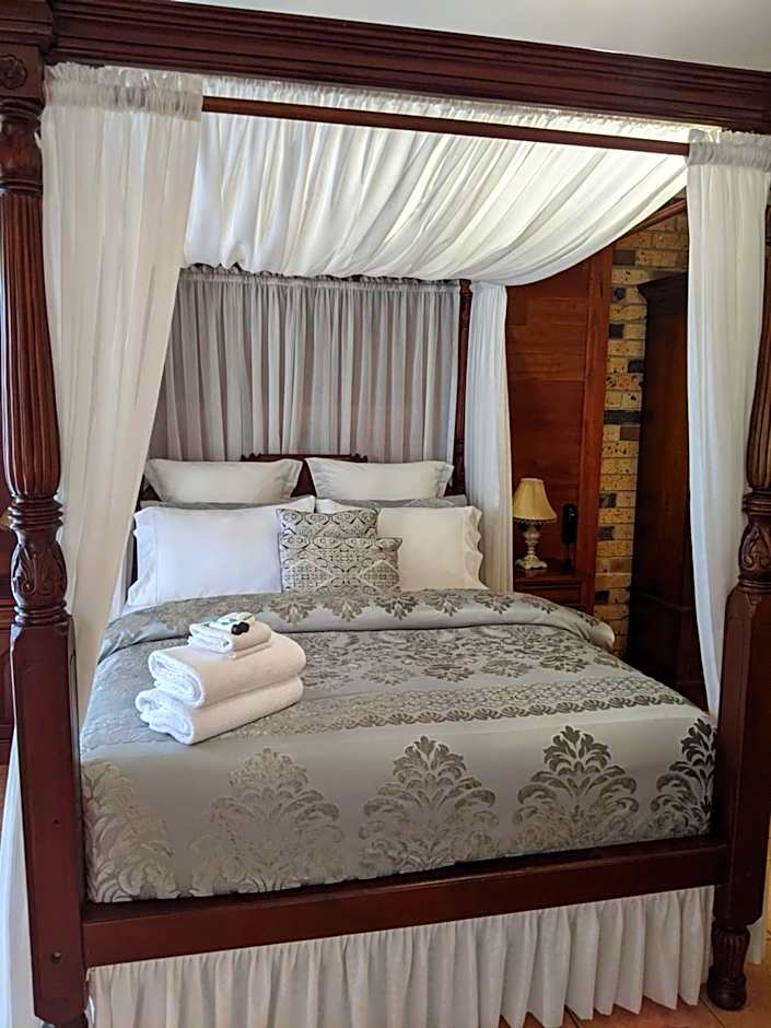 Photo 1 of 5 of Deluxe Suite, Jetted Tub