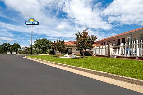 Days Inn by Wyndham Augusta Wheeler Road