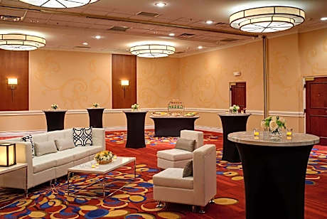 Wyndham Cleveland Airport