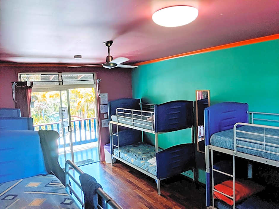 Cool Bananas Backpackers