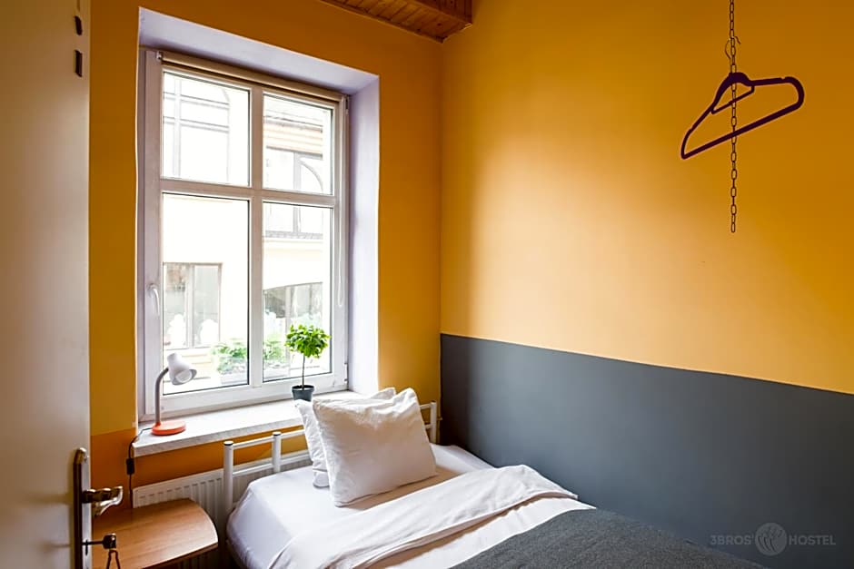 3 Bros' Hostel Cieszyn