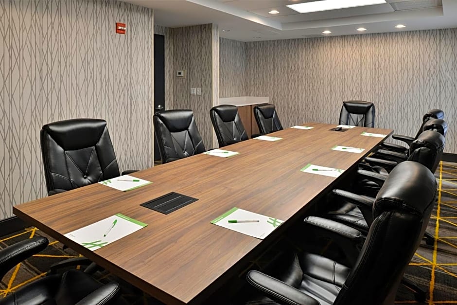 Holiday Inn Hotel & Suites Overland Park-Convention Center By IHG