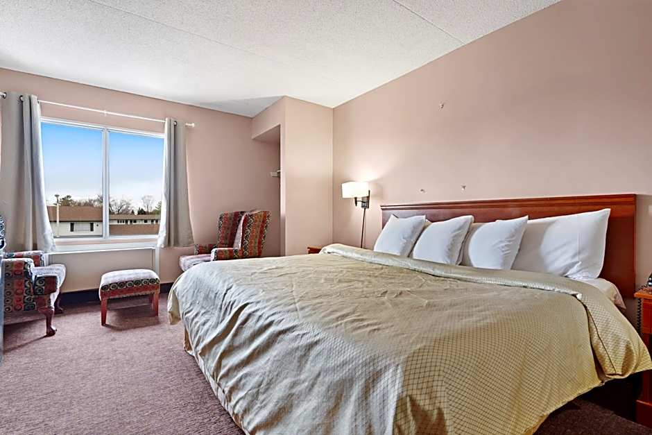 Niagara Lodge & Suites