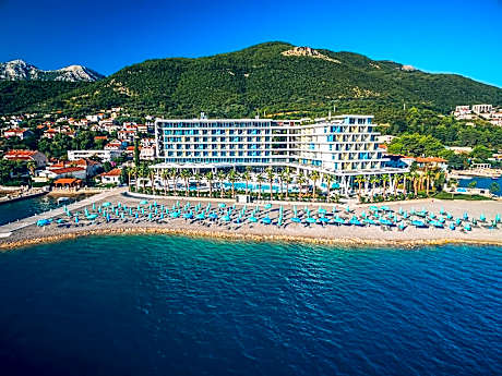 Carine Hotel Kumbor Superior