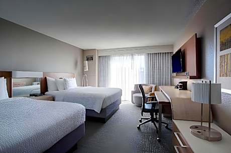 Guest room, 2 Queen, Balcony