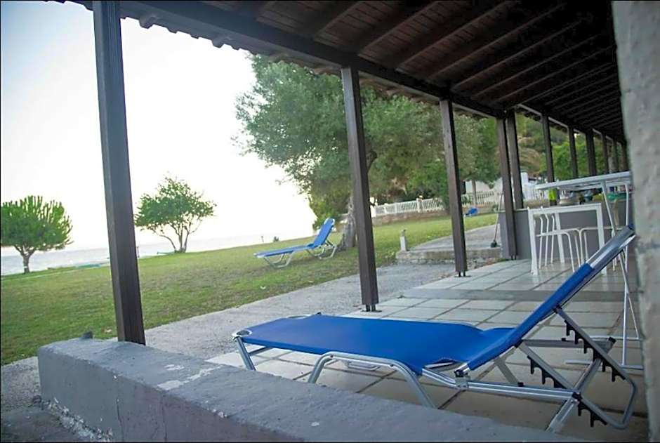 On the wave studios Spitakia sto kyma