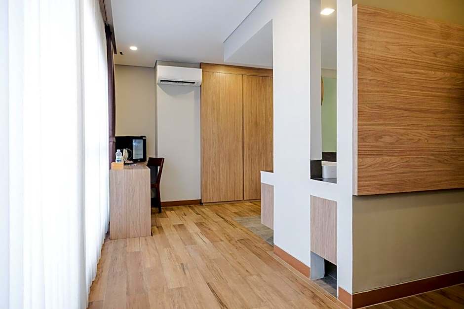 Sans Hotel Puri Indah Jakarta