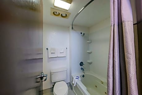 Queen Room with Two Queen Beds - Smoking