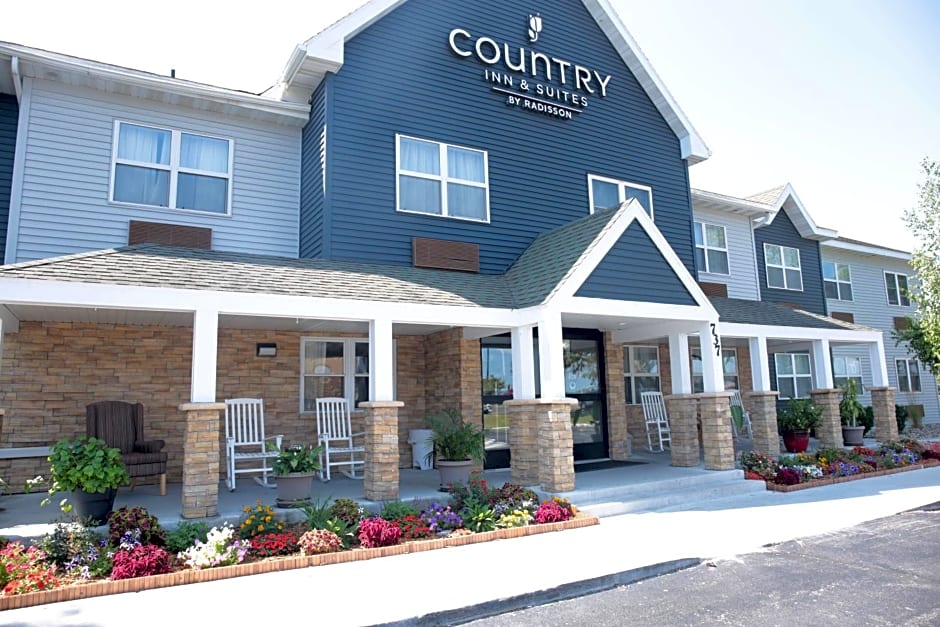 Country Inn & Suites by Radisson, Sparta, WI