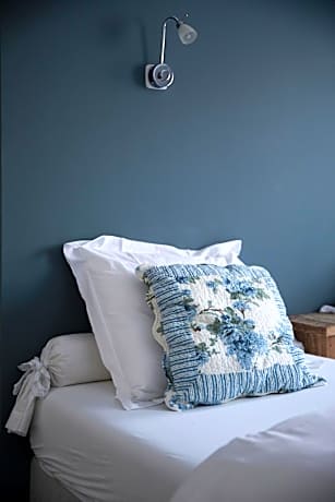 Small Comfort Twin Room