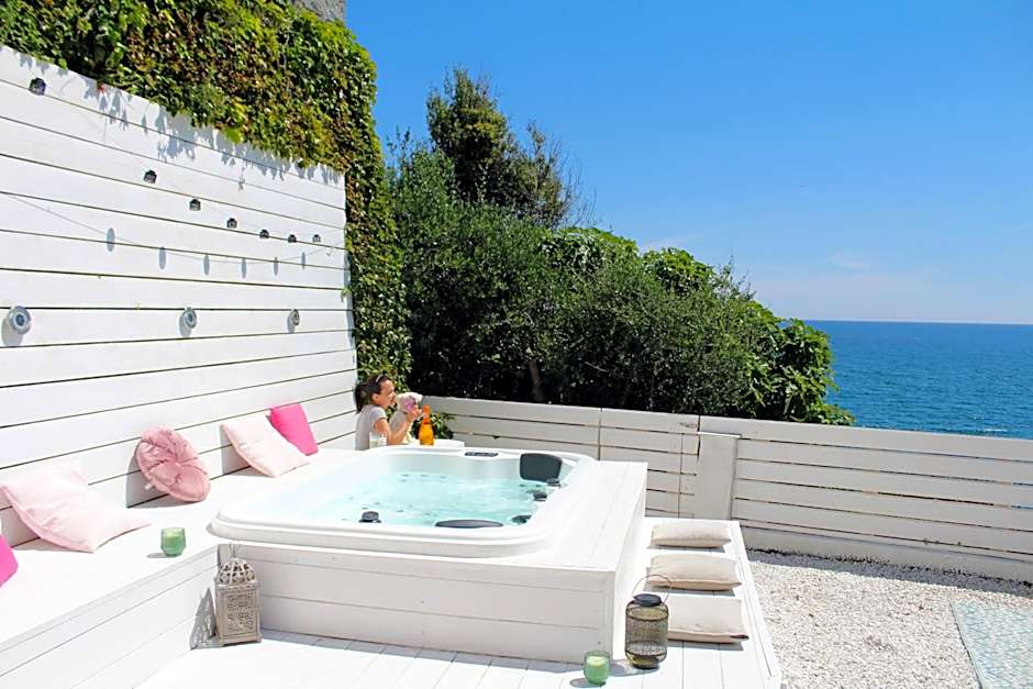 Conca Verde c21- BEACH FRONT little villas POOL, private JACUZZI sea view