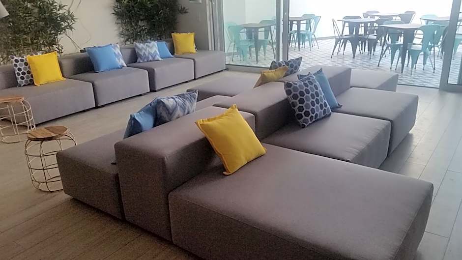 Topcity Hostel & Suites