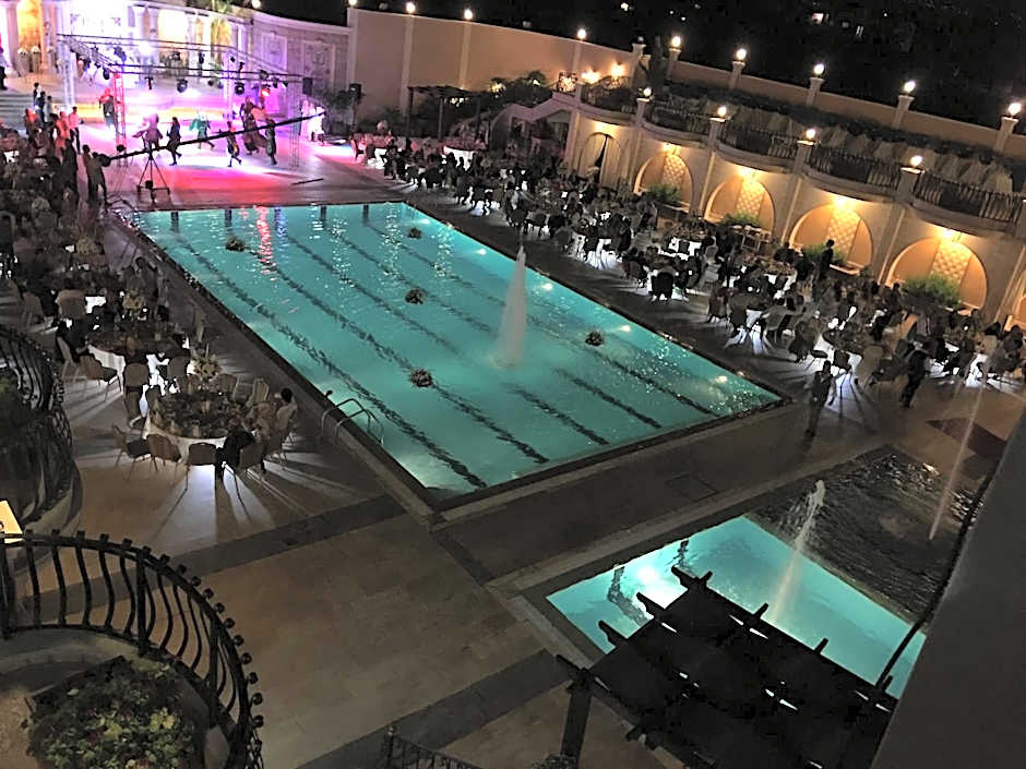 Platinum Hotel