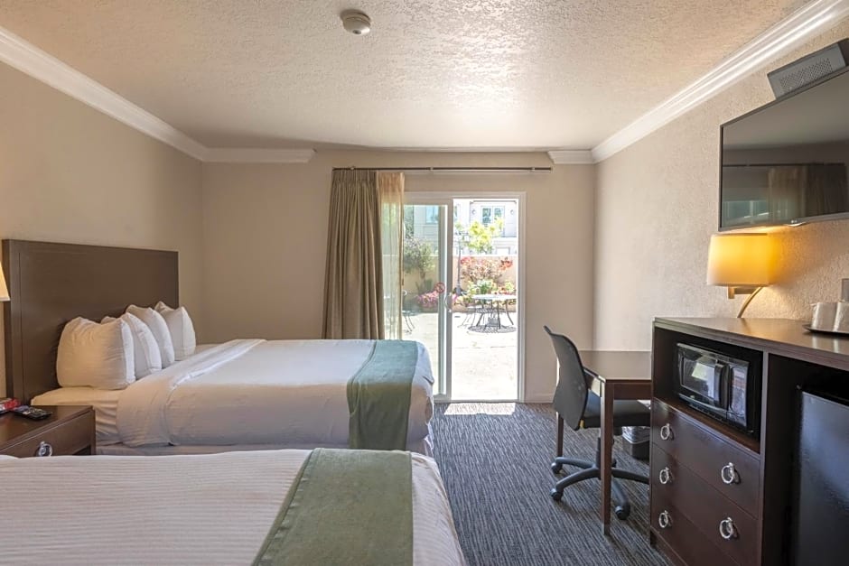 Cannery Row Inn