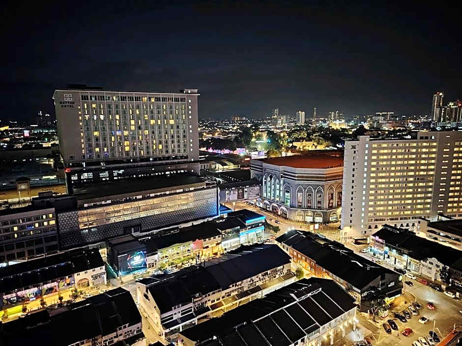 The Straits Hotel & Suites