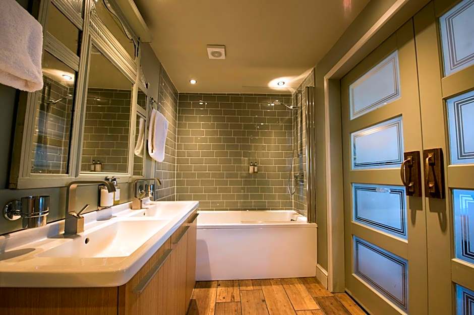 Alma Inn & Dining Rooms