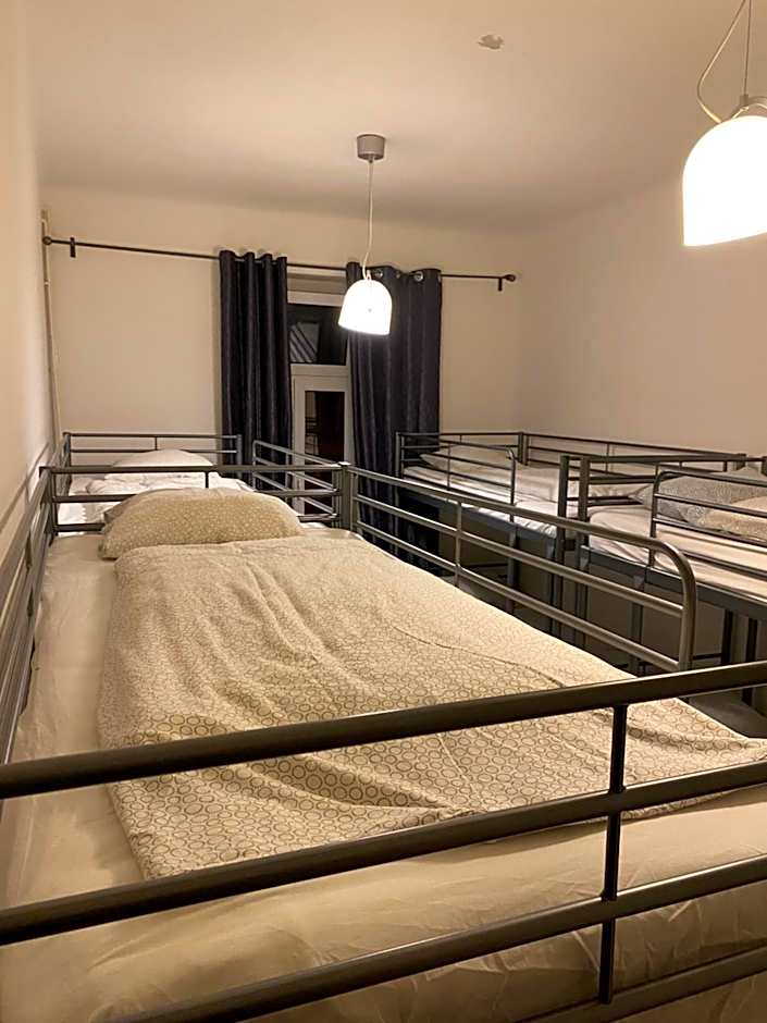 Easy Housing