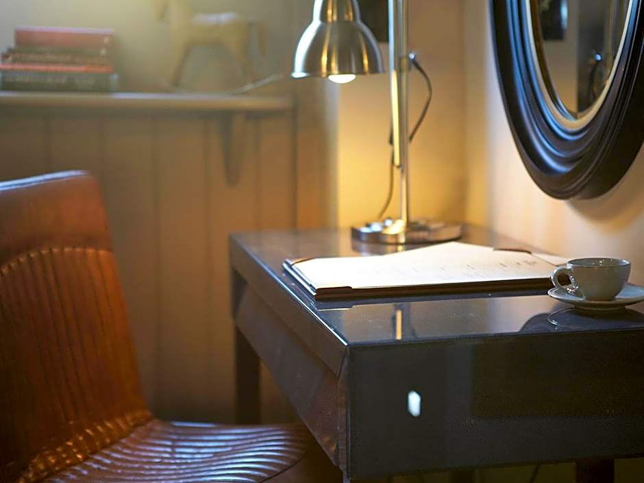 The Plough Inn & Cottages