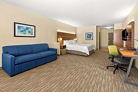 King Suite - Non-Smoking