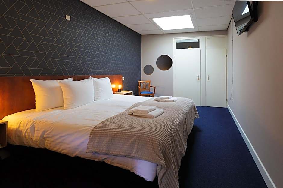 Photo 1 of 4 of Double Room