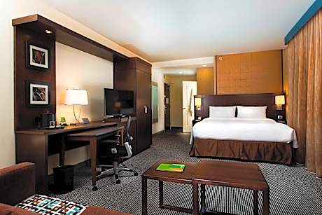 1 Bedroom Presidential Suite, 1 King, Sofa bed, Urban view, Tub