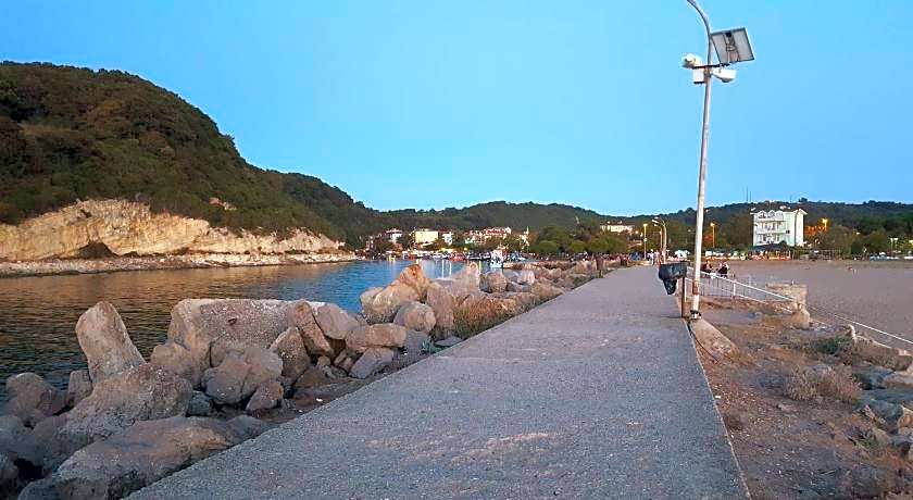 defne otel