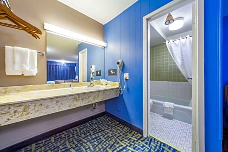 Double Room with Two Double Beds - Smoking