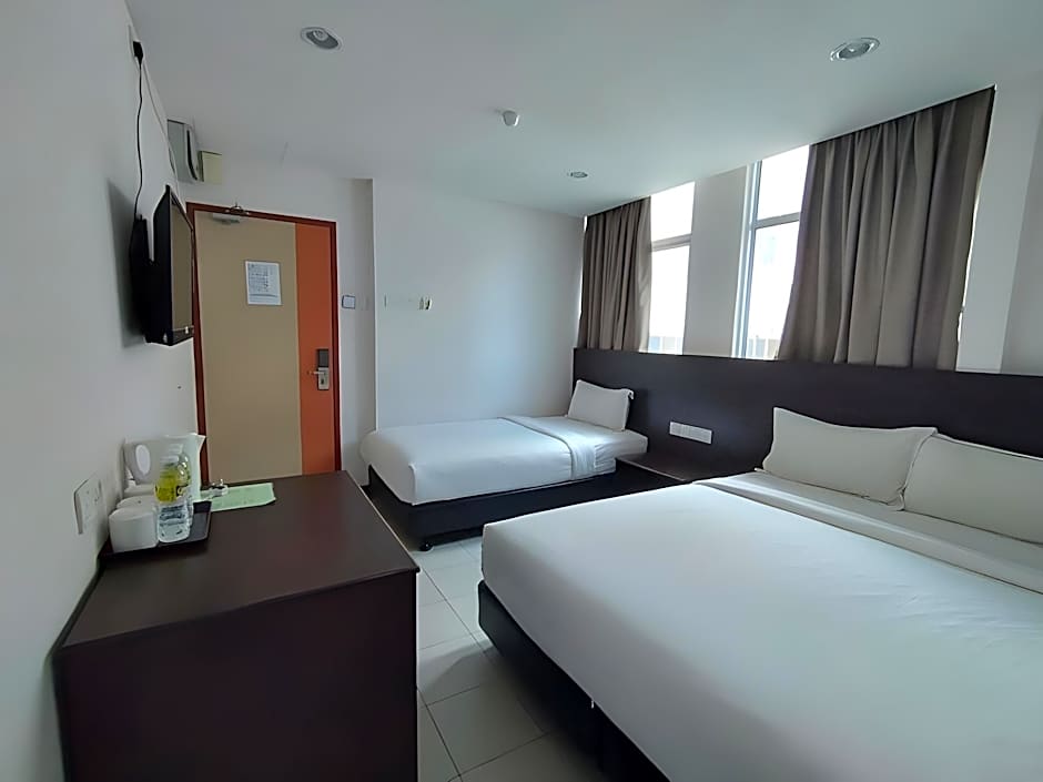 DCozy Hotel