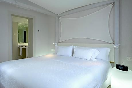 Garden Suite with Spa Bath