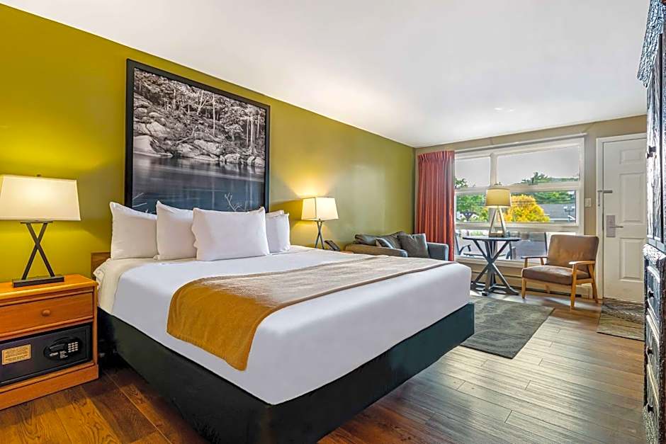 Super 8 by Wyndham Lake George/Downtown