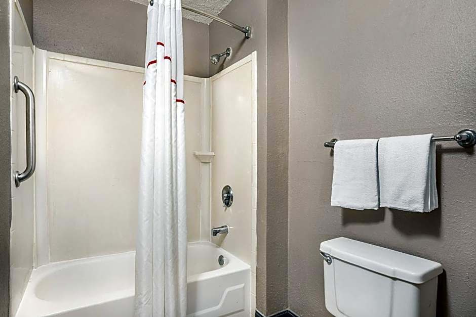 Red Roof Inn Tinton Falls - Jersey Shore