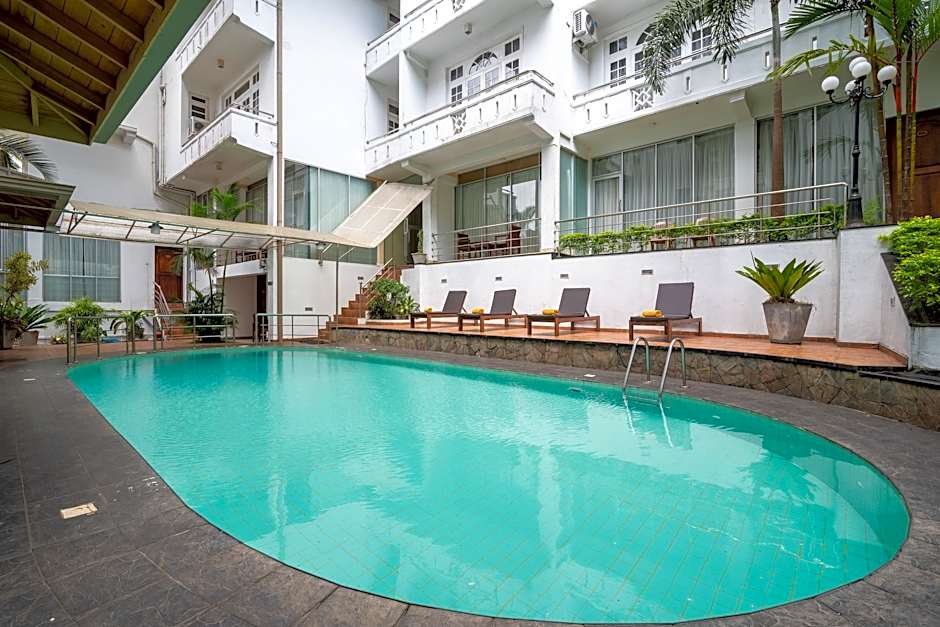 Oak Ray Serene Garden Hotel