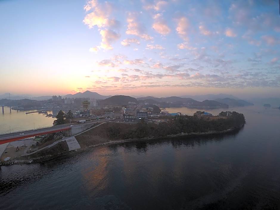 Tongyeong Bridge Hotel