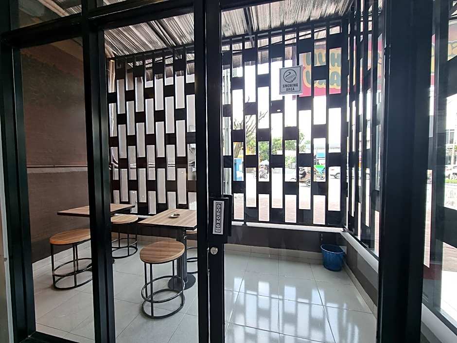 Capital O 90874 Millenium Inn 2