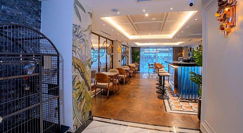 Grand Hilarium Hotel