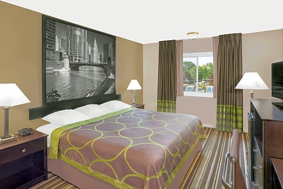 Super 8 by Wyndham Morton Grove/Chicago