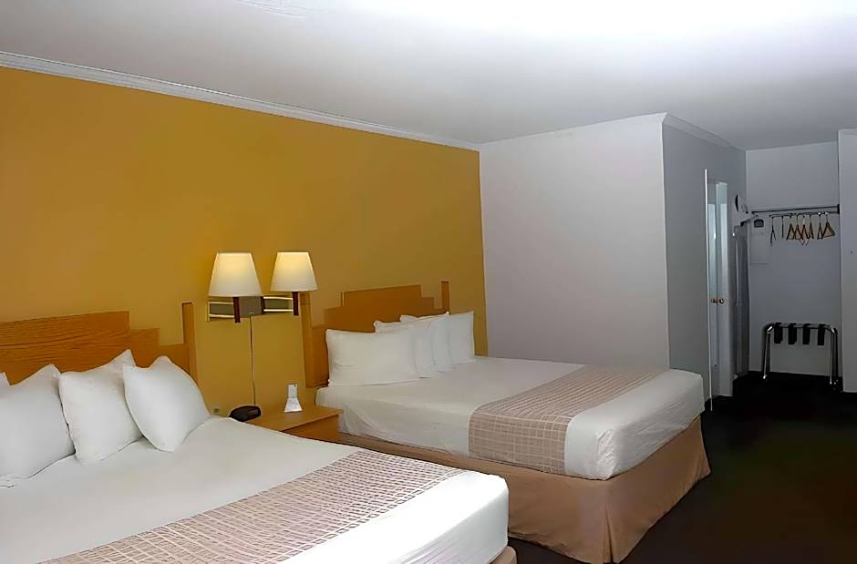 Yellowstone Park Inn and Suites