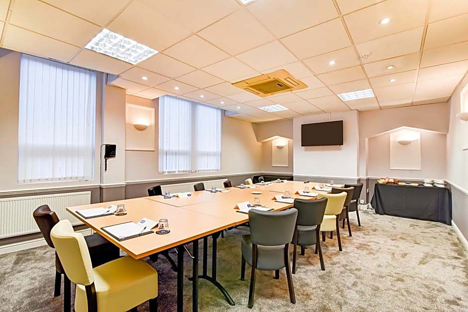 Aston Court Derby City Centre by Belvilla