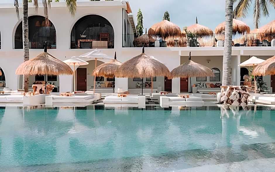 El Tropico Boutique Hotel