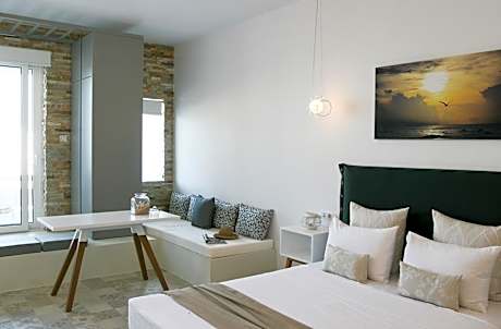 Suite with Outdoor Hot Tub and View